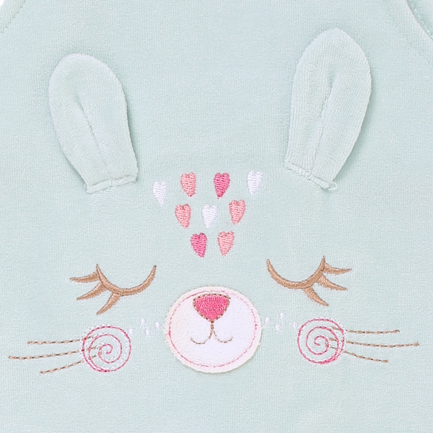 Macacão Longo Bebê Presente de Anjo Jardineira Bordado Coelha Macacão Longo Bebê Presente de Anjo Jardineira Bordado Coelha