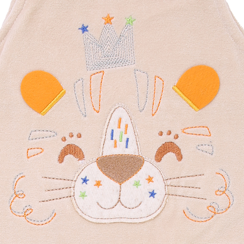 Macacão Longo Bebê Presente de Anjo Jardineira Bordado Tigre Macacão Longo Bebê Presente de Anjo Jardineira Bordado Tigre