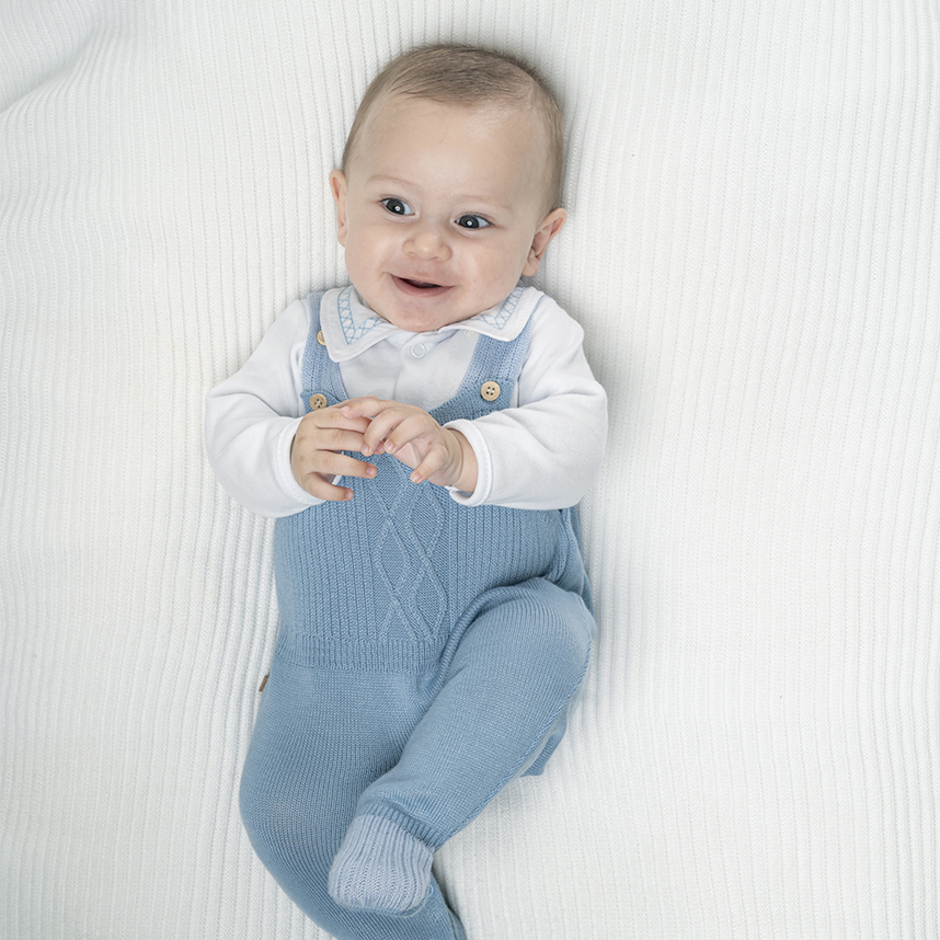 Jardineira Fofinho em Tricô com Botões Jardineira Fofinho em Tricô com Botões