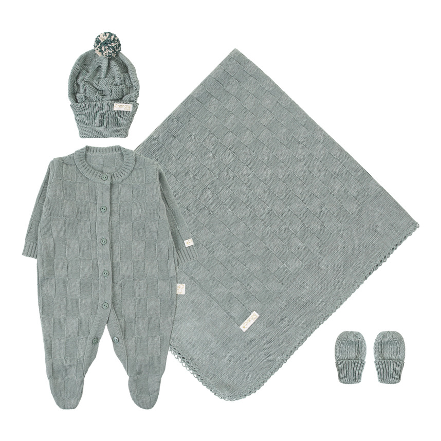 Saída de Maternidade com Macacão Touca Luva Manta 4 Peças Saída de Maternidade com Macacão Touca Luva Manta 4 Peças