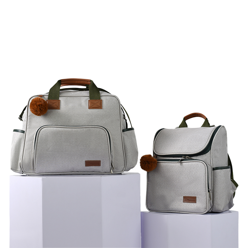 Mochila Mappyng Toquio Lisa Com Pompom 2 Peças Mochila Mappyng Toquio Lisa Com Pompom 2 Peças