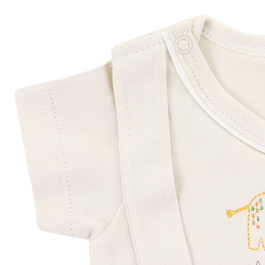 Macacão Curto Presente De Anjo Suedine Bordado Safari