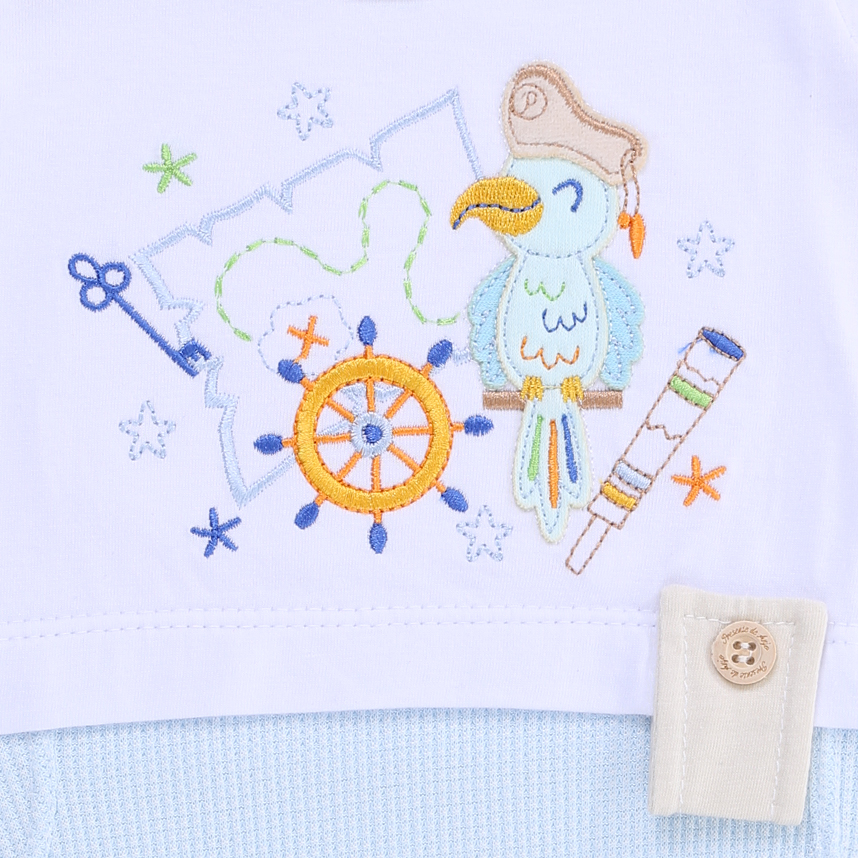 Macacão Curto Presente de Anjo Estampa Pirata