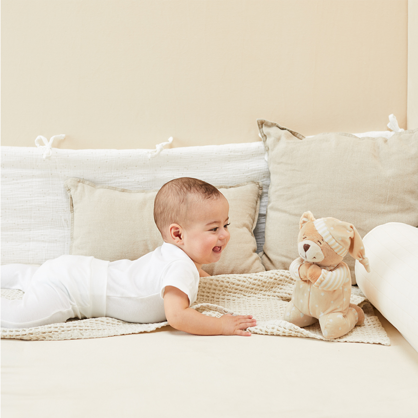 Brinquedo Pelúcia Infantil Ursinho Reza Brinquedo Pelúcia Infantil Ursinho Reza