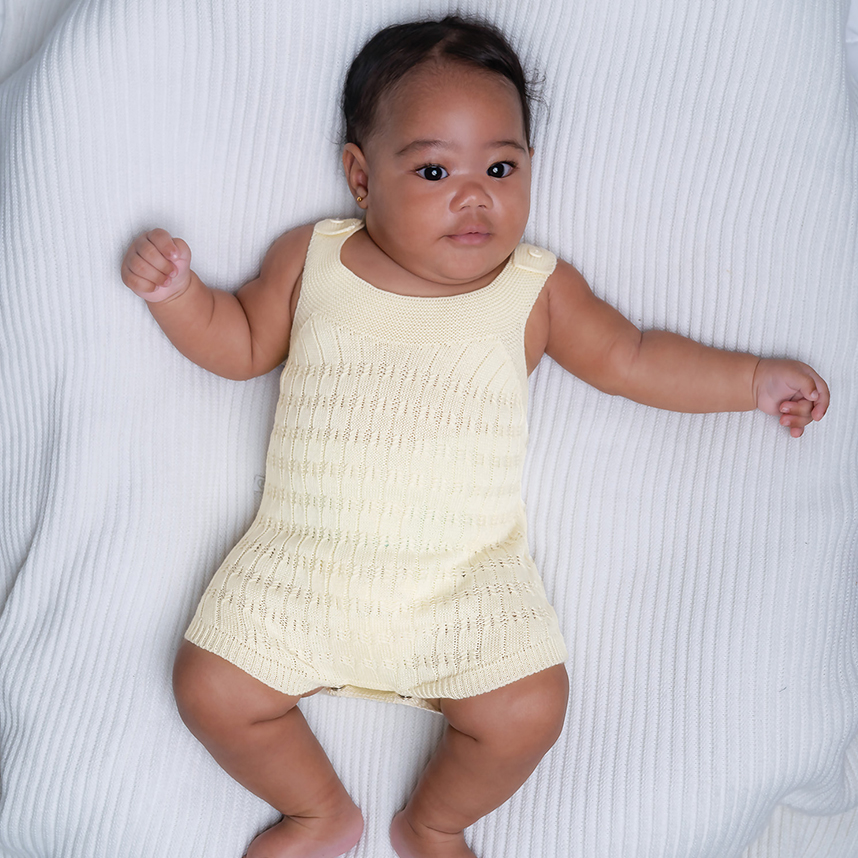 Banho De Sol Bebê Fofinho Menina Tricô Trabalhado Banho De Sol Bebê Fofinho Menina Tricô Trabalhado