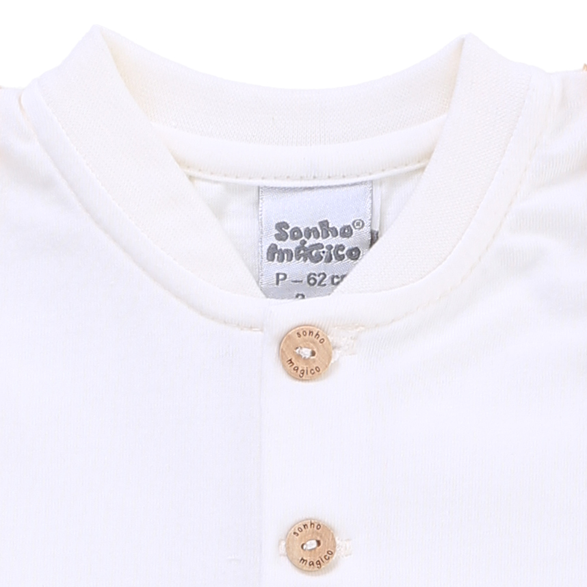 Macacão Curto Sonho Mágico Detalhe Jeans Rasgado Suspensório Macacão Curto Sonho Mágico Detalhe Jeans Rasgado Suspensório