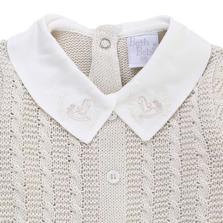 Macacão Longo Beth Bebê Em Tricô Com Gola Bordada Macacão Longo Beth Bebê Em Tricô Com Gola Bordada