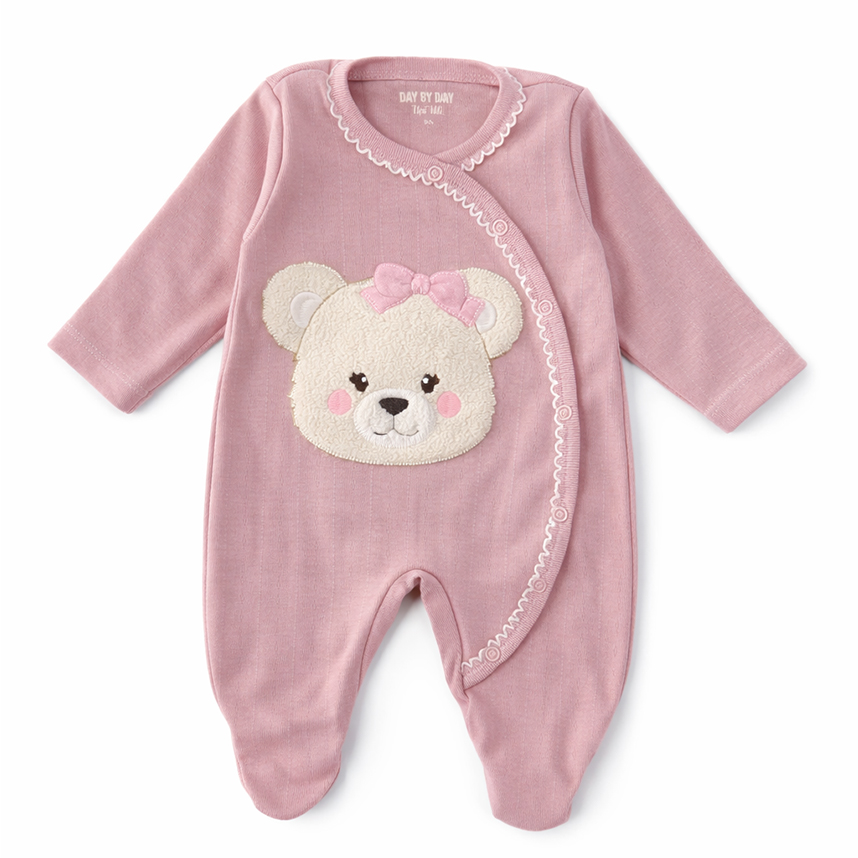 Macacão Bebê Longo Day By Em Suedine Bordado Ursa