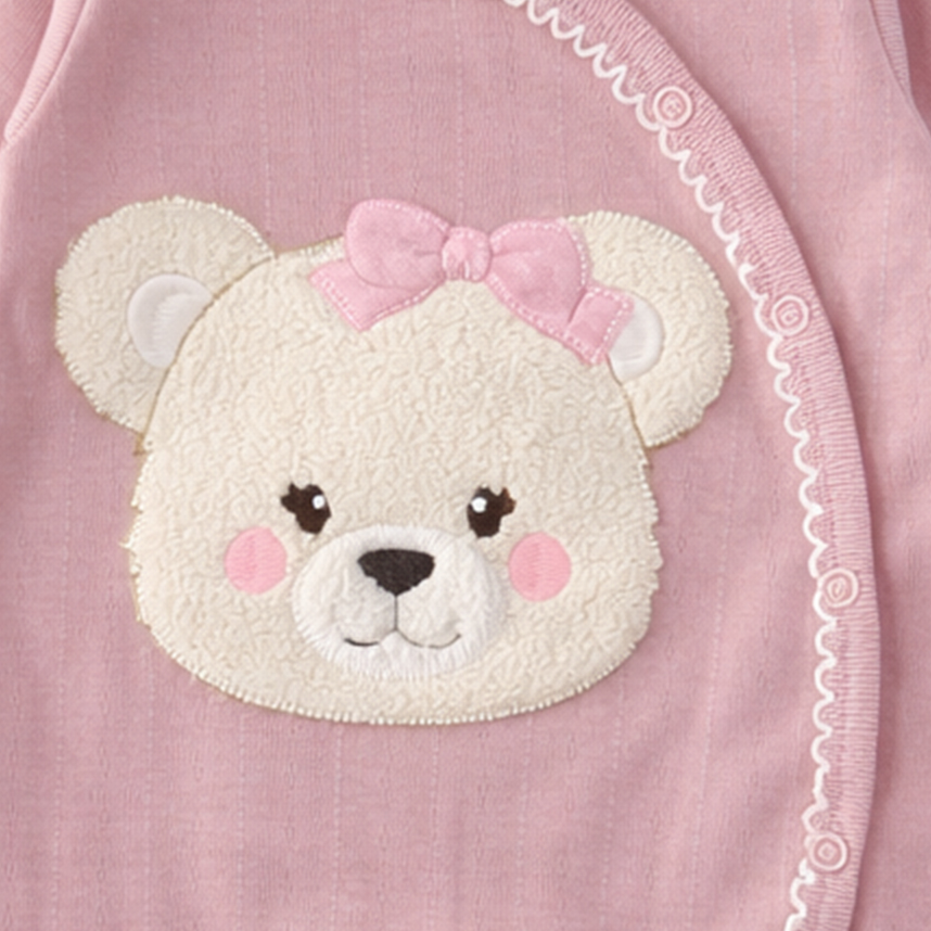 Macacão Bebê Longo Day By Em Suedine Bordado Ursa