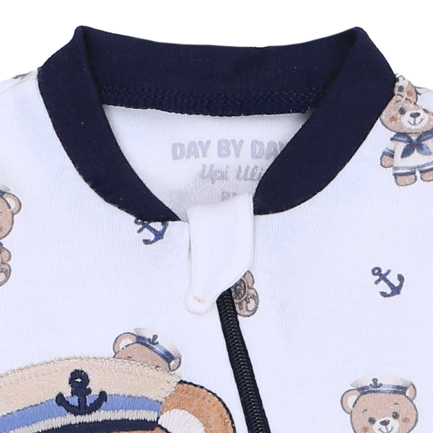 Macacão Bebê Longo Day By Em Suedine Bordado Urso Macacão Bebê Longo Day By Em Suedine Bordado Urso