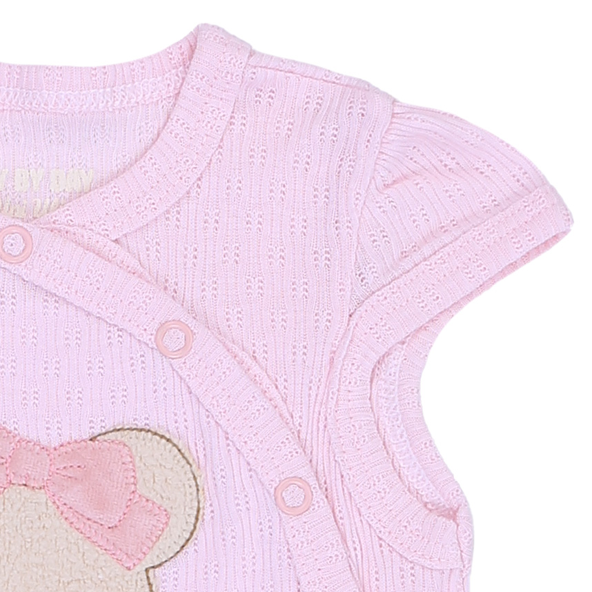 Macacão Bebê Curto Day By Em Suedine Bordado Ursa Macacão Bebê Curto Day By Em Suedine Bordado Ursa