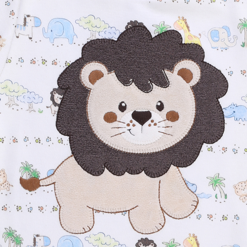 Macacão Bebê Curto Day By Em Suedine Bordado Leão Macacão Bebê Curto Day By Em Suedine Bordado Leão