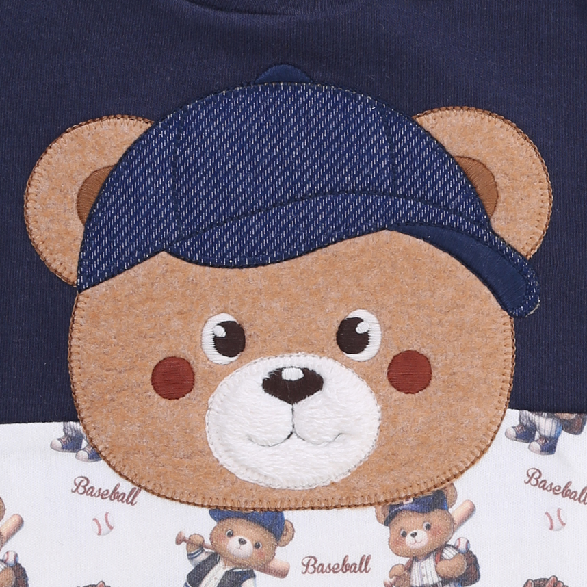 Macacão Bebê Curto Day By Em Suedine Bordado Urso Macacão Bebê Curto Day By Em Suedine Bordado Urso