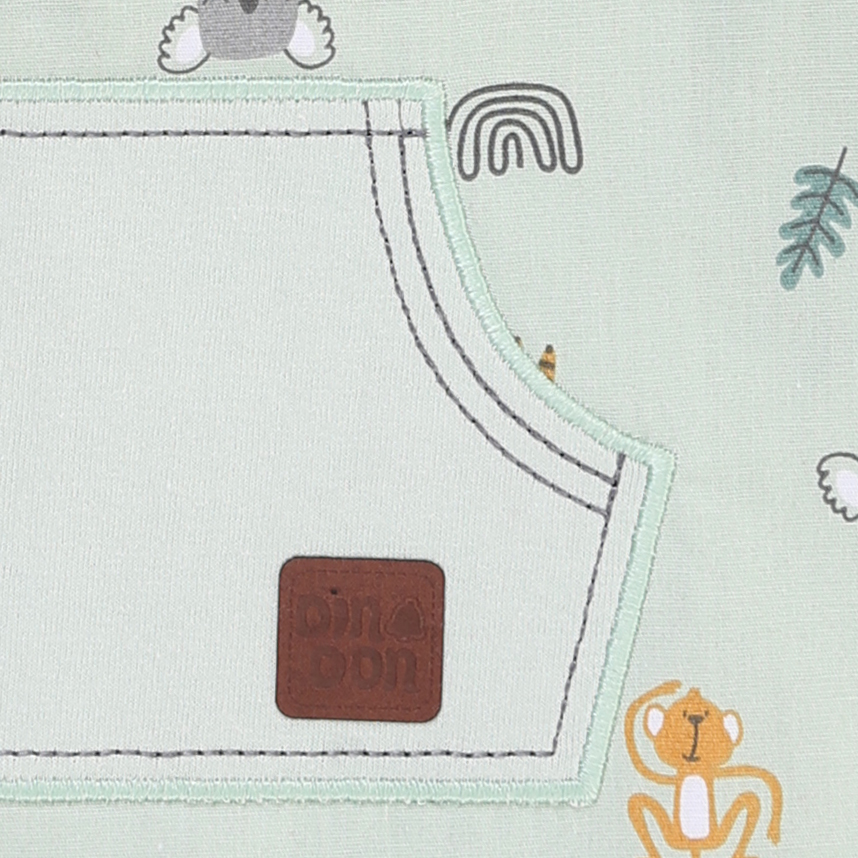 Macacão Curto Bebê Din Don Estampa Safari E Bolso Bordado Macacão Curto Bebê Din Don Estampa Safari E Bolso Bordado