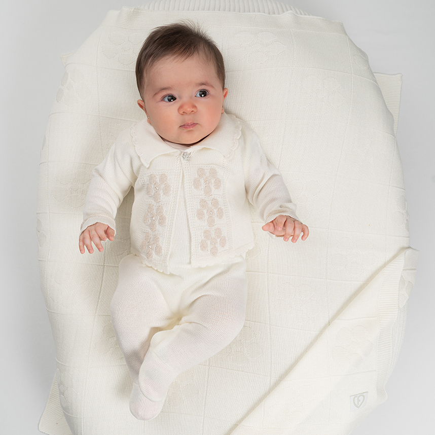 Saída Maternidade Fofinho Tricô Casaco Bordado Flor 3 Peças