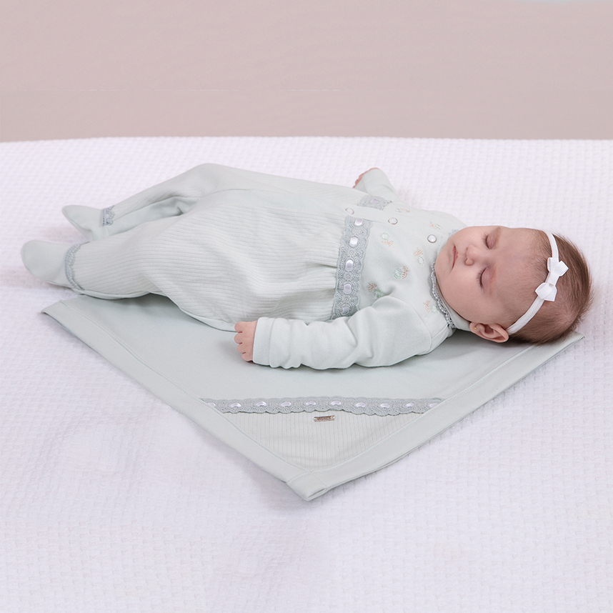 Saída Maternidade Paraíso Bordado Flor Detalhe Fita 2 Peças