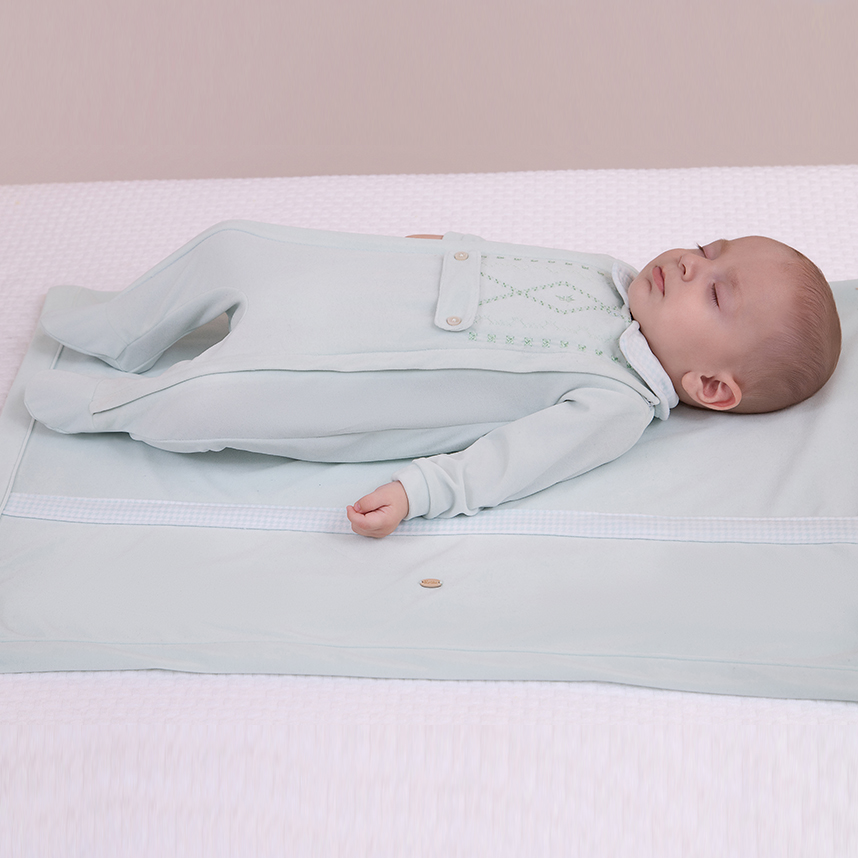 Saída Maternidade Paraíso Gola Xadre Detalhe Bordado 2 Peças